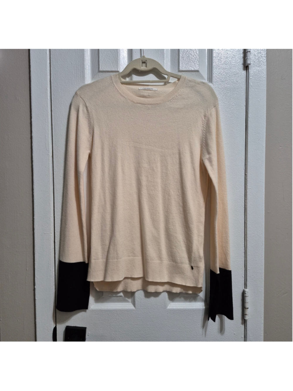 Women's Q2 Collection Beige & Black Colorblock Crew Neck Sweater Size L